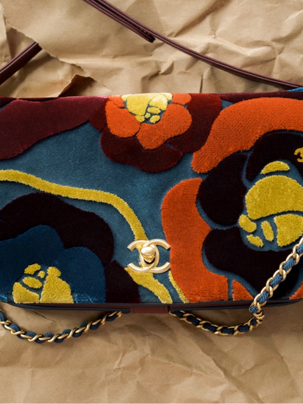CHANEL Multicolor Floral Velvet Shoulder Bag with Gold Chain - Picture 5 of 5
